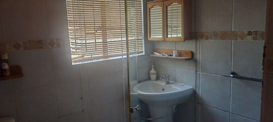 To Let 4 Bedroom Property for Rent in Sharonlea Gauteng