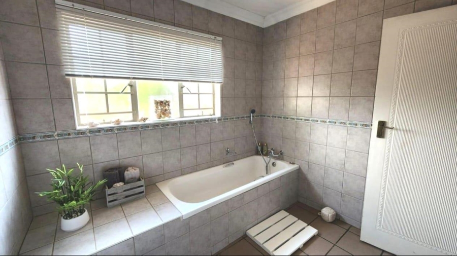 To Let 3 Bedroom Property for Rent in Highveld Gauteng