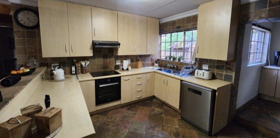 To Let 3 Bedroom Property for Rent in Highveld Gauteng