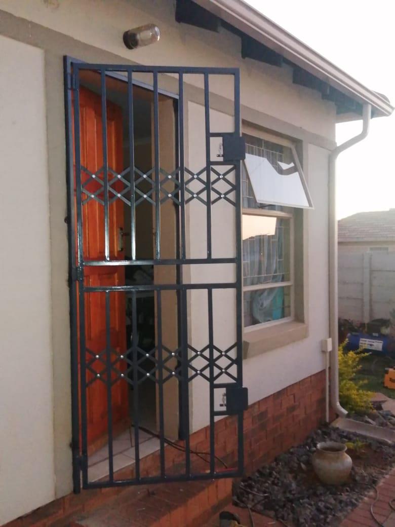 To Let 3 Bedroom Property for Rent in Rosslyn Gauteng