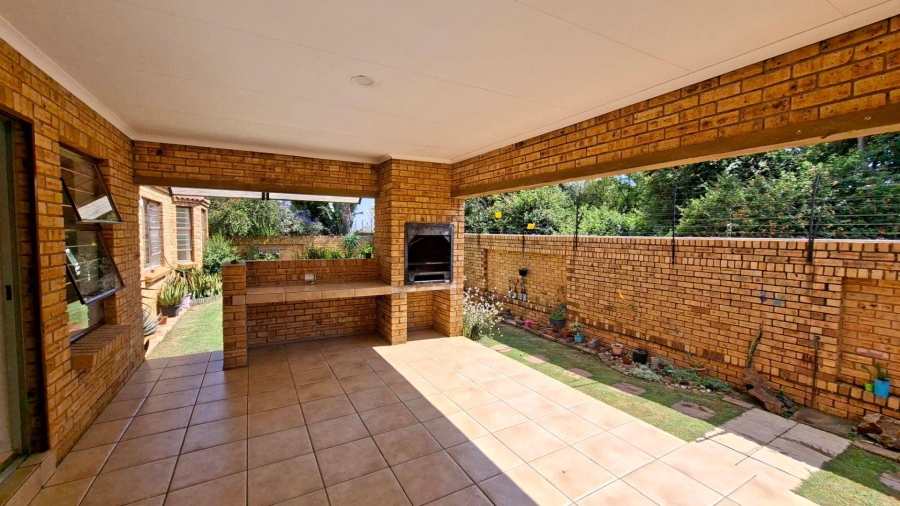 3 Bedroom Property for Sale in North Riding Gauteng