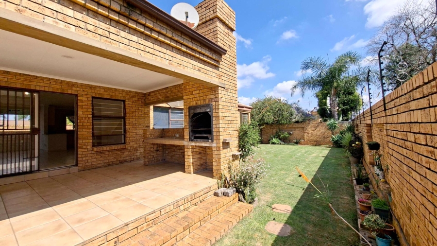 3 Bedroom Property for Sale in North Riding Gauteng