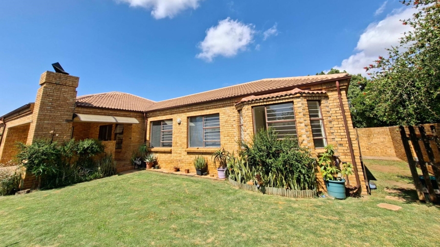 3 Bedroom Property for Sale in North Riding Gauteng