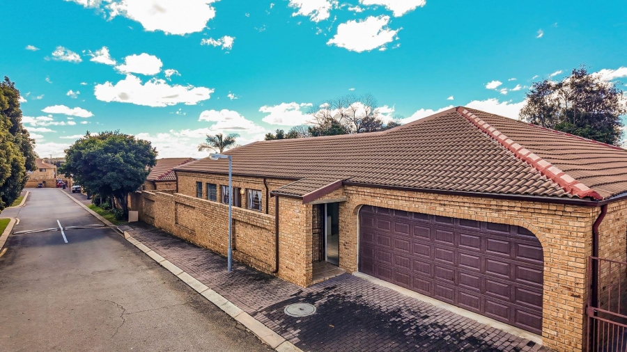 3 Bedroom Property for Sale in North Riding Gauteng