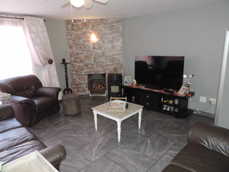 2 Bedroom Property for Sale in Raceview Gauteng