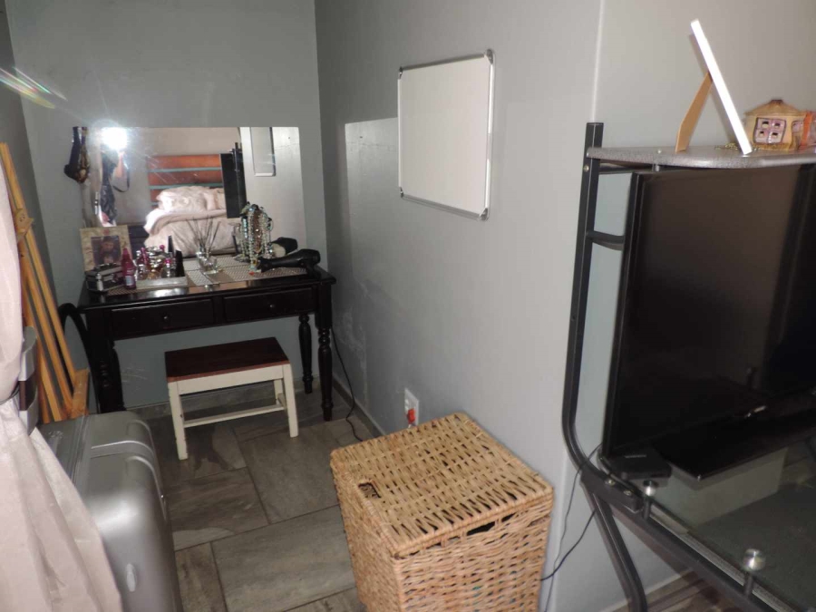 2 Bedroom Property for Sale in Raceview Gauteng