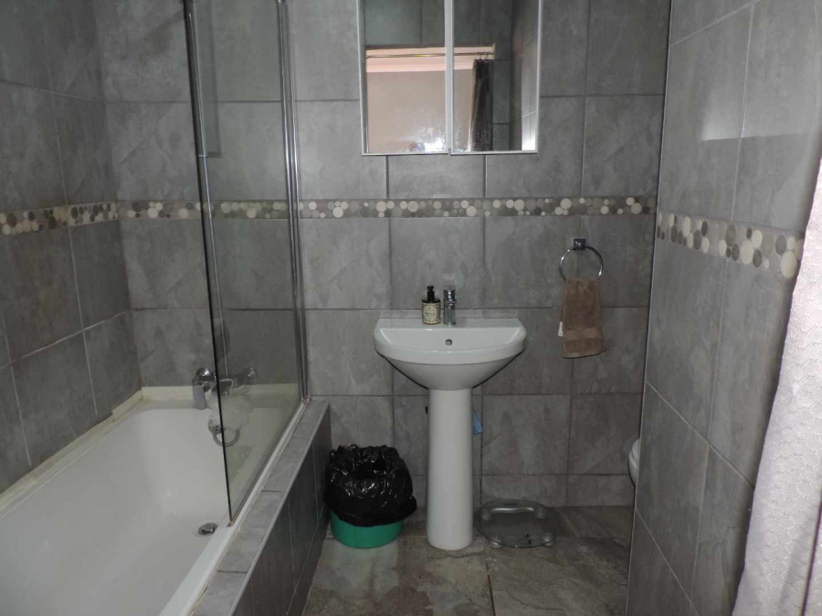2 Bedroom Property for Sale in Raceview Gauteng