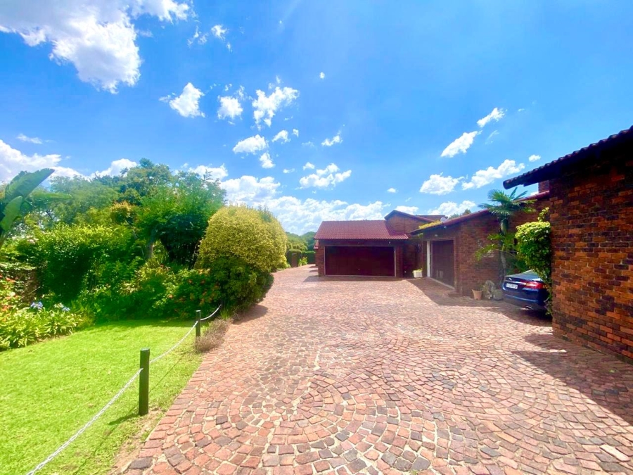 4 Bedroom Property for Sale in Gallo Manor Gauteng
