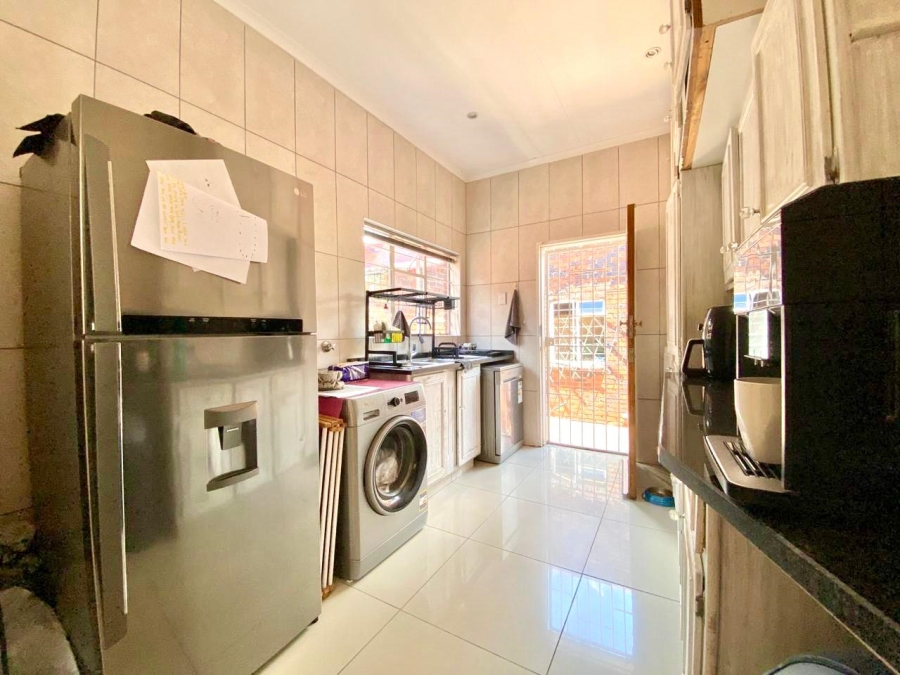 4 Bedroom Property for Sale in Gallo Manor Gauteng