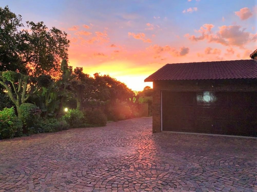 4 Bedroom Property for Sale in Gallo Manor Gauteng