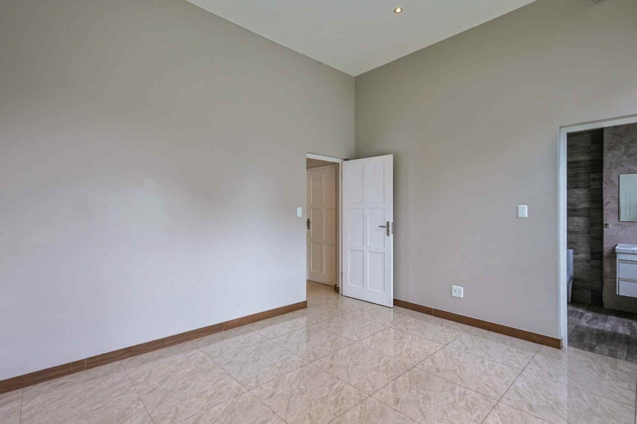 To Let 5 Bedroom Property for Rent in Waterkloof Heights Gauteng