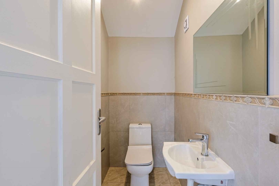 To Let 5 Bedroom Property for Rent in Waterkloof Heights Gauteng