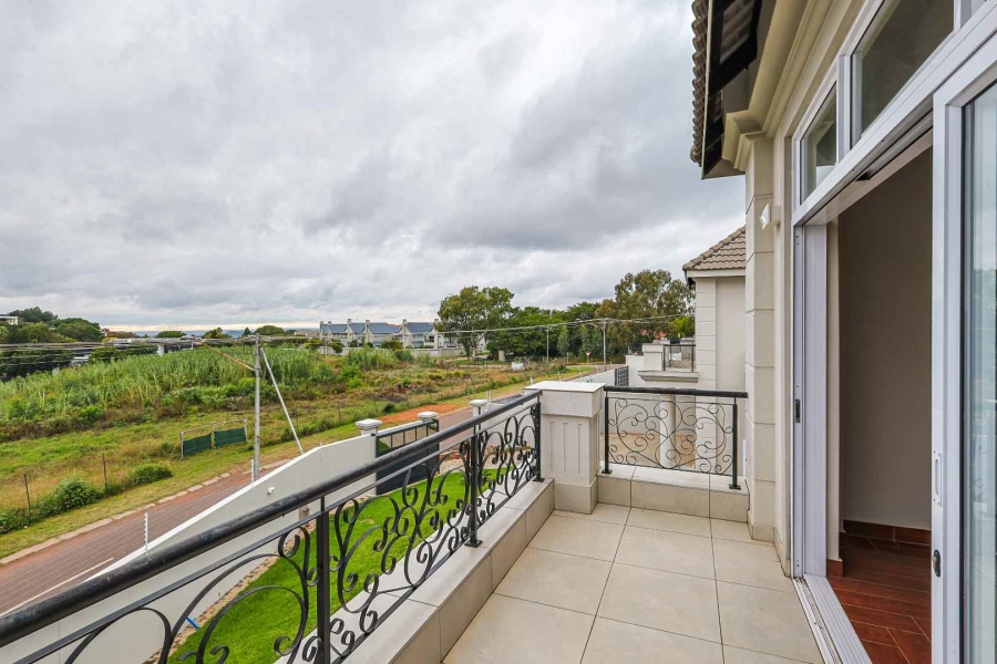 To Let 5 Bedroom Property for Rent in Waterkloof Heights Gauteng