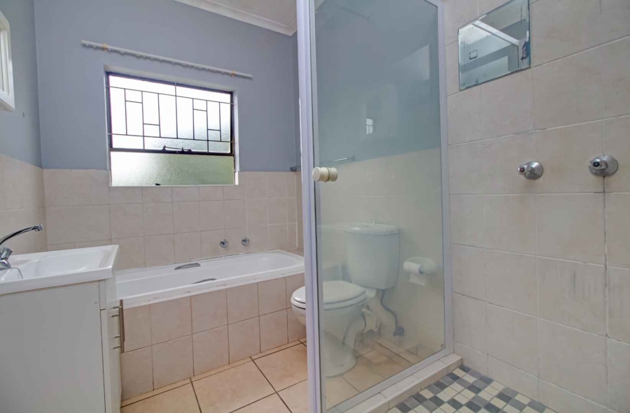 2 Bedroom Property for Sale in Wilgeheuwel Gauteng