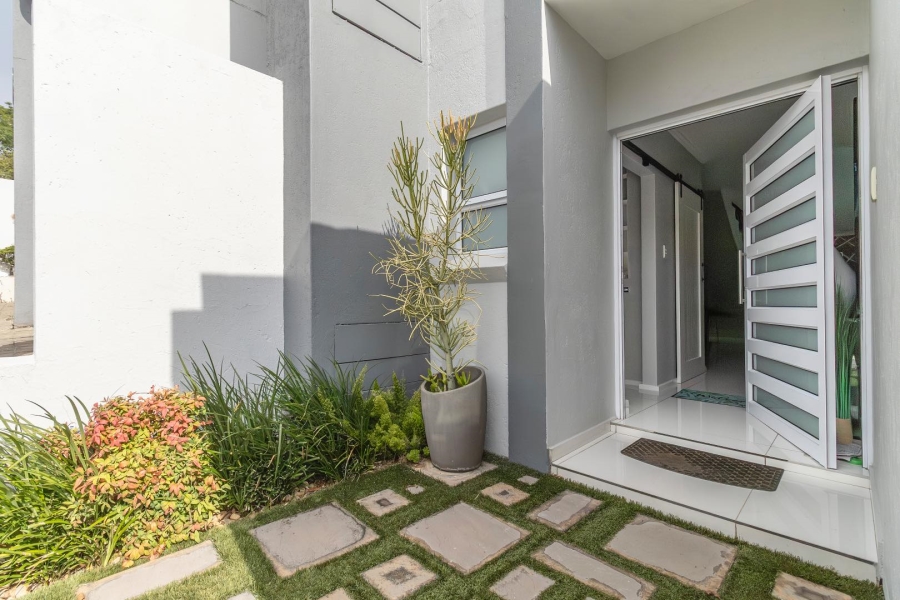 3 Bedroom Property for Sale in Bryanston Gauteng