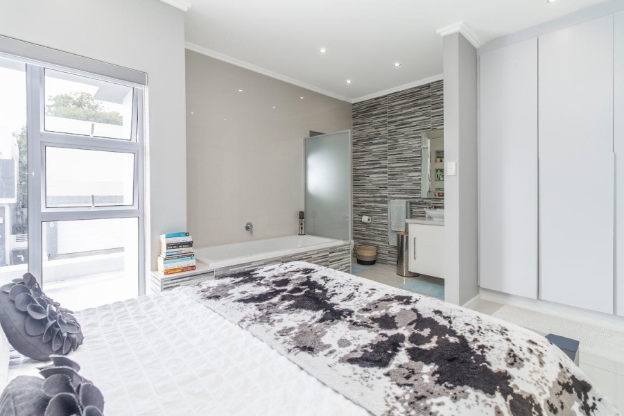 3 Bedroom Property for Sale in Bryanston Gauteng