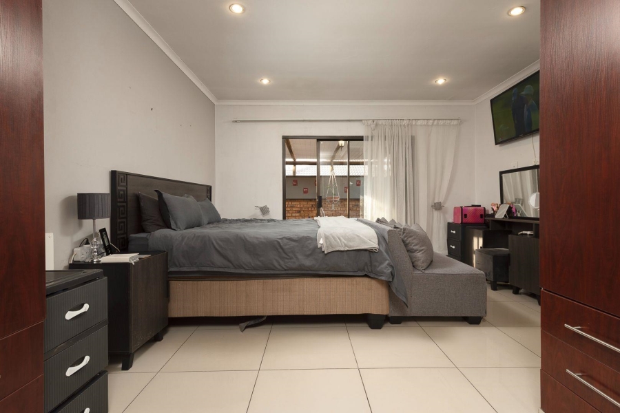 3 Bedroom Property for Sale in Raceview Gauteng