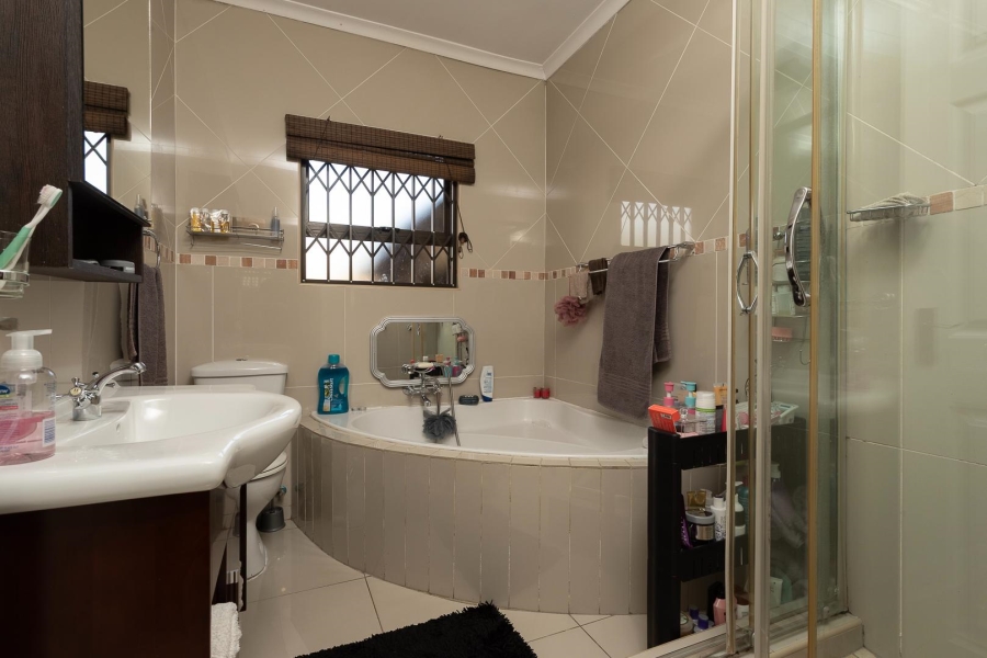 3 Bedroom Property for Sale in Raceview Gauteng