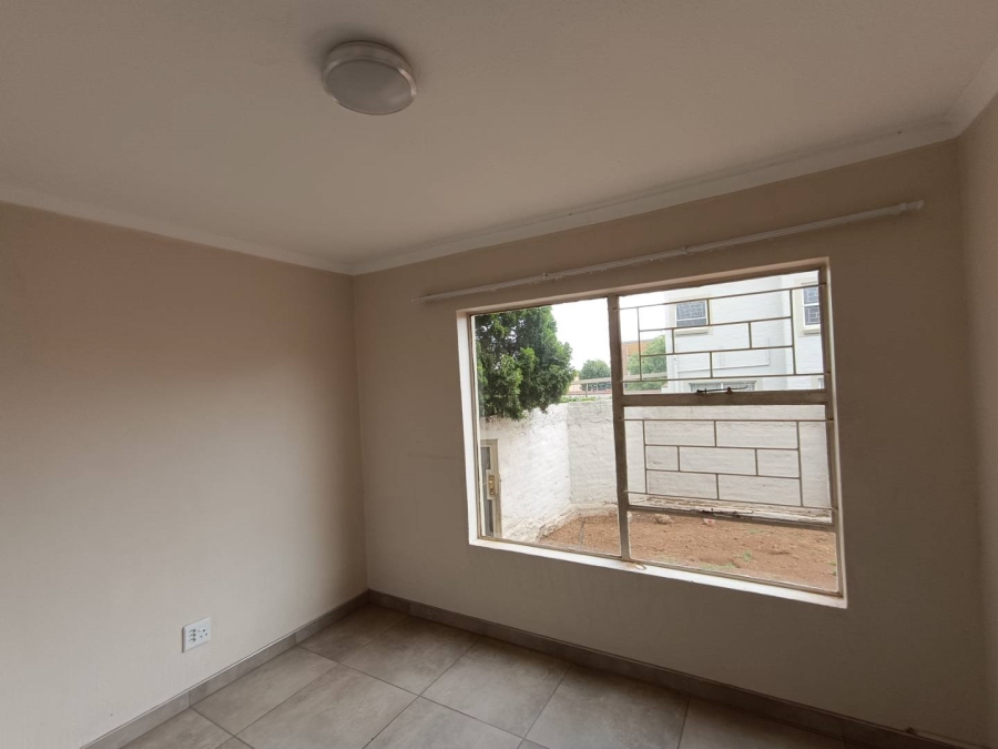 3 Bedroom Property for Sale in Heuwelsig Estate Gauteng