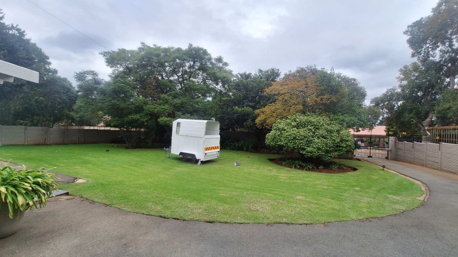 6 Bedroom Property for Sale in Florida Gauteng