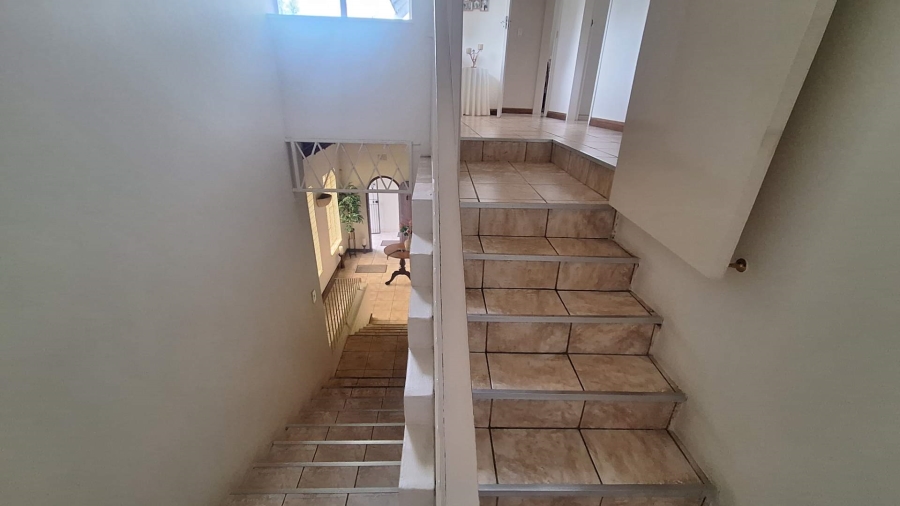 6 Bedroom Property for Sale in Florida Gauteng