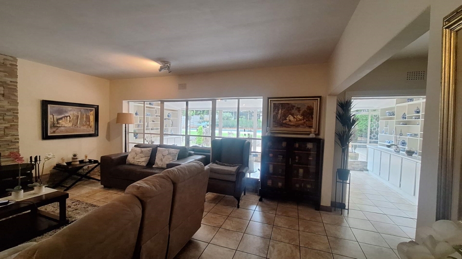 6 Bedroom Property for Sale in Florida Gauteng