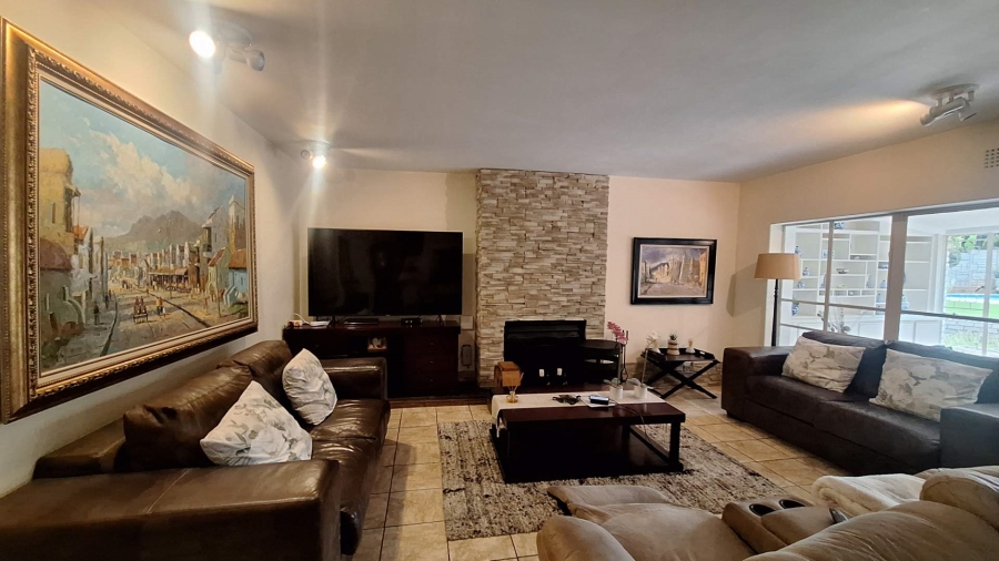 6 Bedroom Property for Sale in Florida Gauteng