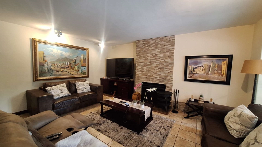 6 Bedroom Property for Sale in Florida Gauteng