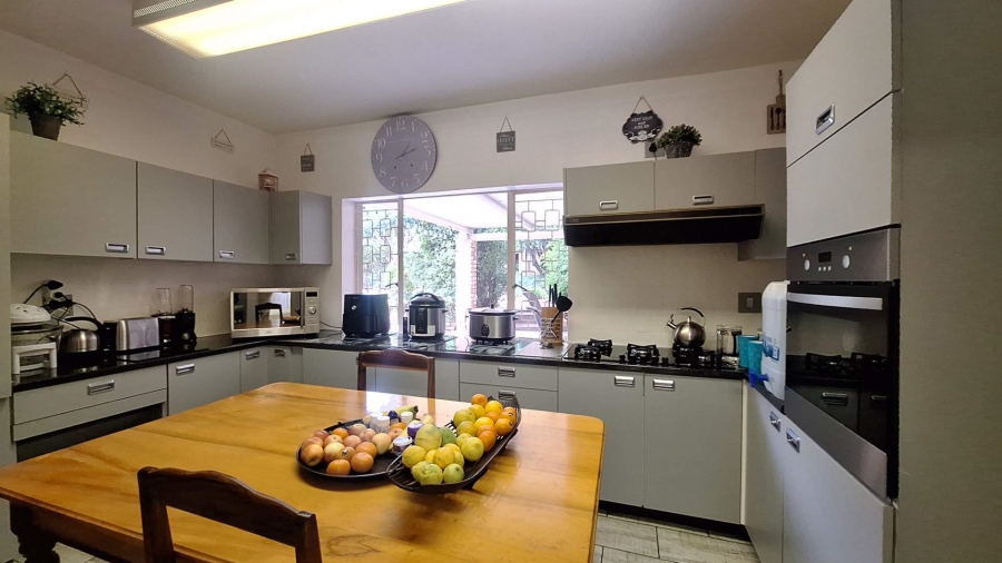 6 Bedroom Property for Sale in Florida Gauteng