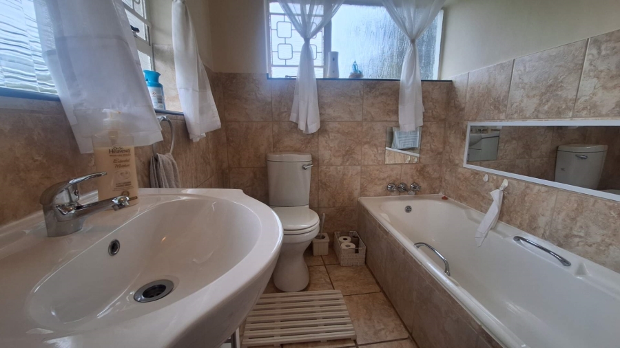 6 Bedroom Property for Sale in Florida Gauteng