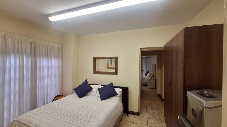 6 Bedroom Property for Sale in Florida Gauteng