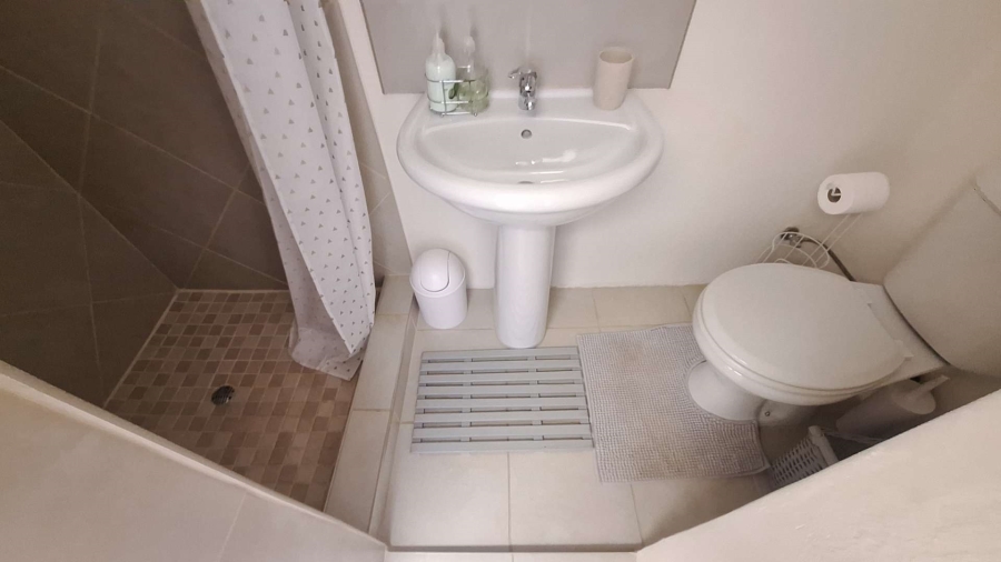 6 Bedroom Property for Sale in Florida Gauteng