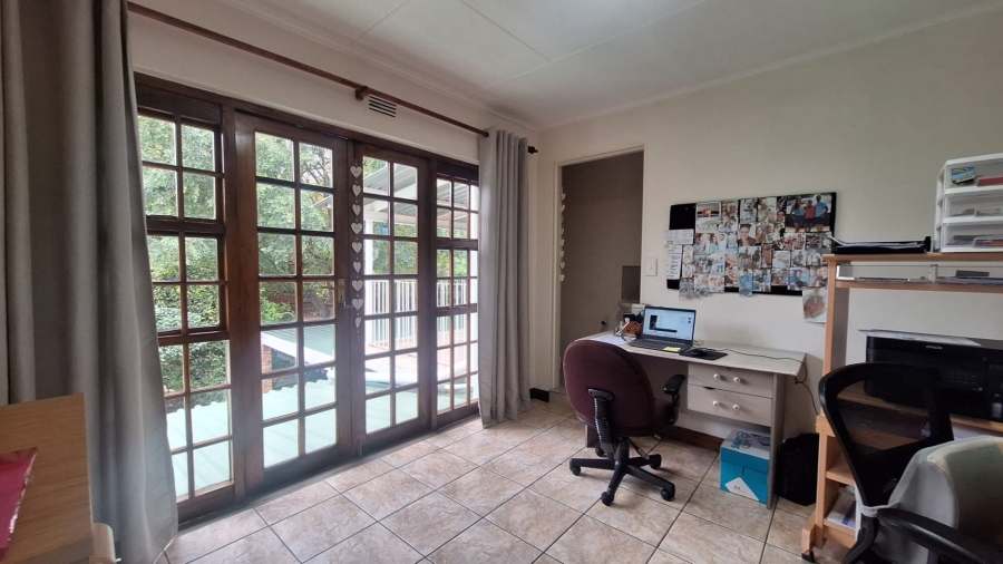 6 Bedroom Property for Sale in Florida Gauteng