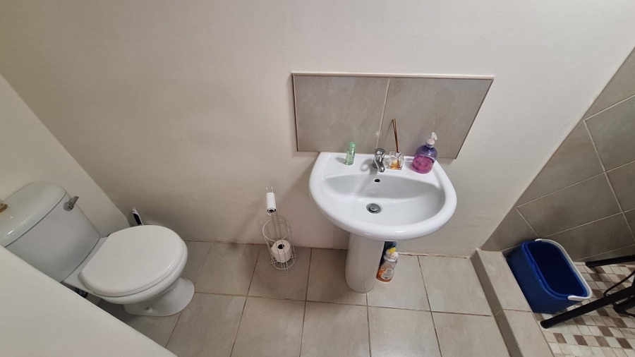6 Bedroom Property for Sale in Florida Gauteng