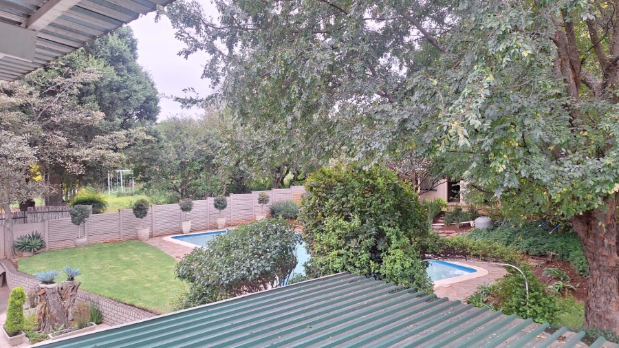 6 Bedroom Property for Sale in Florida Gauteng