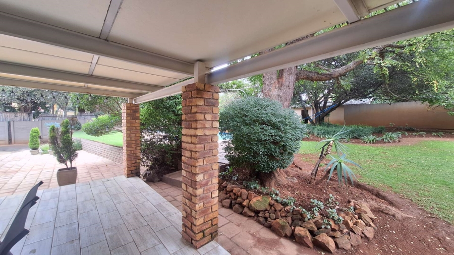 6 Bedroom Property for Sale in Florida Gauteng