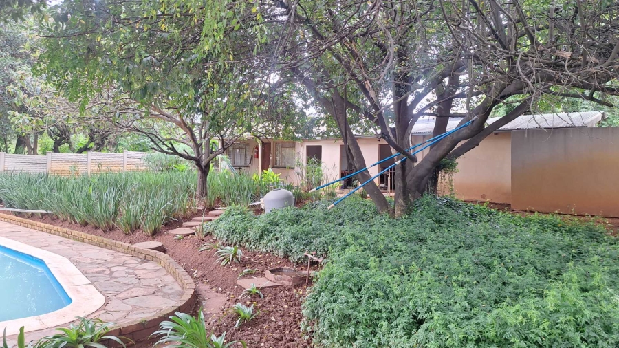 6 Bedroom Property for Sale in Florida Gauteng