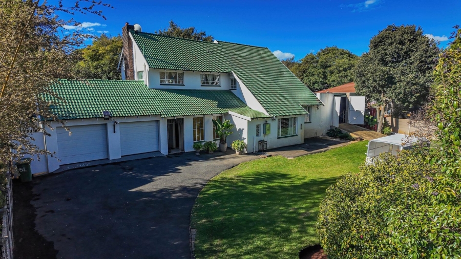 6 Bedroom Property for Sale in Florida Gauteng