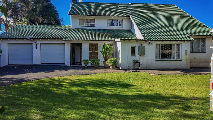 6 Bedroom Property for Sale in Florida Gauteng