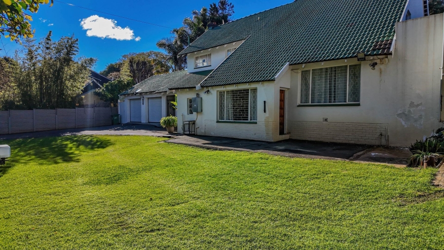 6 Bedroom Property for Sale in Florida Gauteng