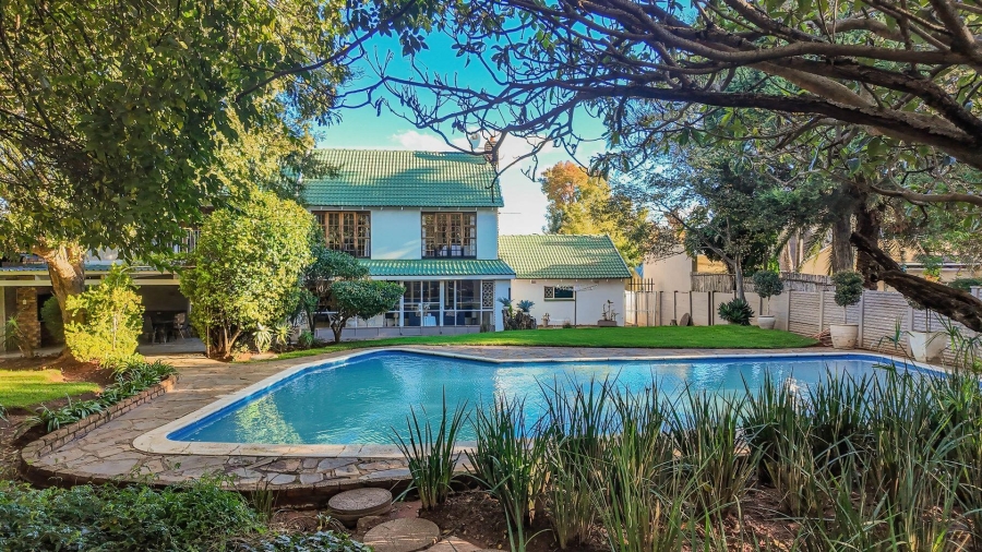 6 Bedroom Property for Sale in Florida Gauteng