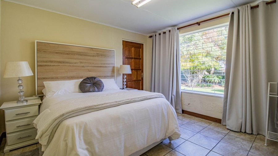 6 Bedroom Property for Sale in Florida Gauteng