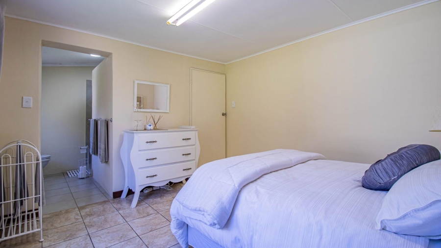 6 Bedroom Property for Sale in Florida Gauteng