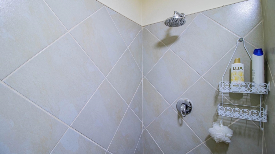 6 Bedroom Property for Sale in Florida Gauteng