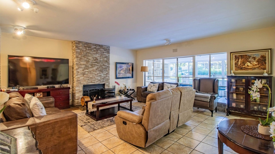 6 Bedroom Property for Sale in Florida Gauteng