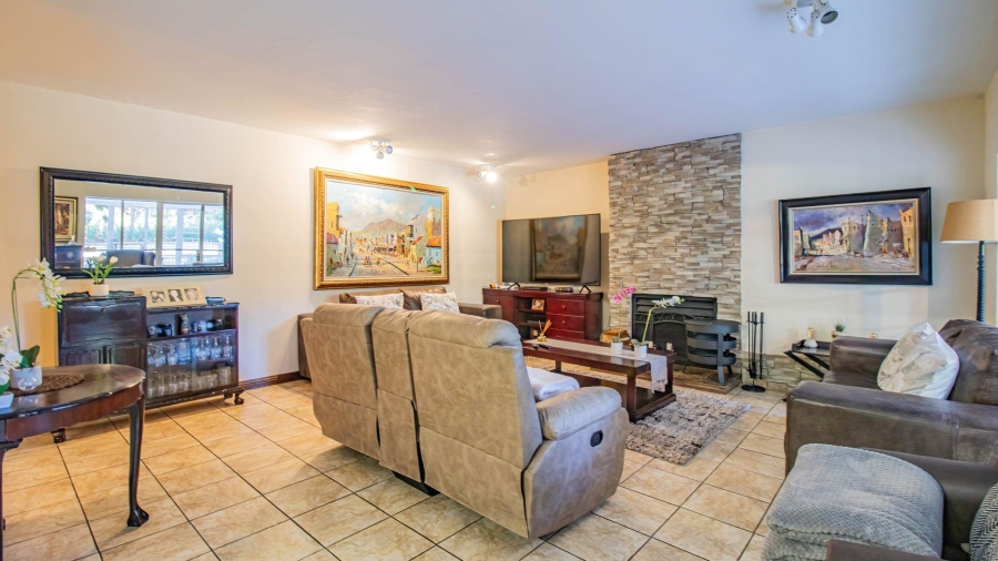 6 Bedroom Property for Sale in Florida Gauteng
