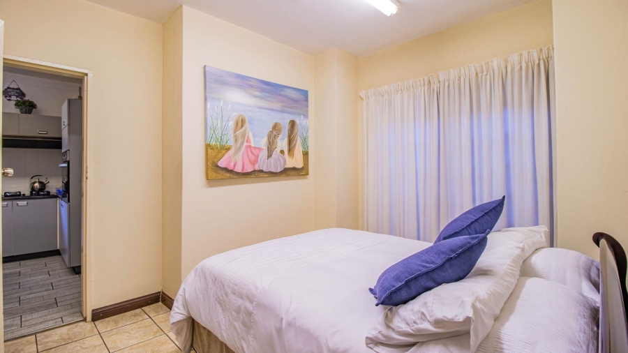 6 Bedroom Property for Sale in Florida Gauteng