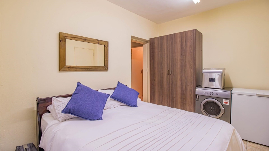 6 Bedroom Property for Sale in Florida Gauteng