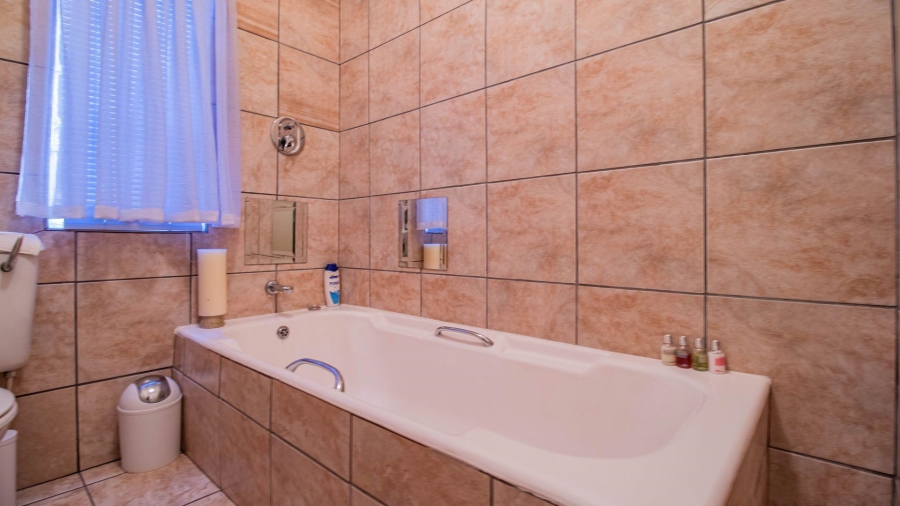 6 Bedroom Property for Sale in Florida Gauteng