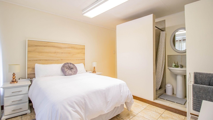 6 Bedroom Property for Sale in Florida Gauteng